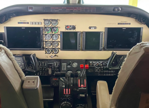 Beechcraft King Air  B100 - Image 5