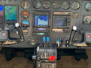 Cessna 335 - Image 4